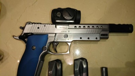Vendo mi XFIVE de open + corredera y cañón del 40, con dos cargadores de 25, cargadores del 40, dos cañones 02