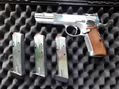 VENDIDA pistola Tanfoglio P19-s calibre 9mm, con tres cargadores, utilizada solo en precisión. 400 euros 02