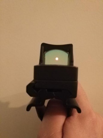 Hola compañeros,vendo punto rojo Trijicon americano,prácticamente sin uso,lo vendo por cambio de capricho,250 02