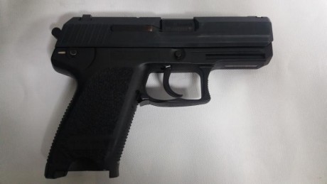 SE VENDE PISTOLA HK USP COMPACT 9 PB COMO NUEVA,CON MALETÍN, KIT DE LIMPIEZA,DOS CARGADORES,Y FUNDA ANTIHURTO 40