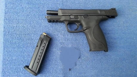 Hola a todos.
Se vende S&W MP9 con solo 2 años y aproximadamente 150 disparos, NI UNO MAS, solo estrenada.
Si 00