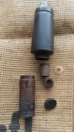 Buenas, vendo esta granada de fusil del K98 anticarro.
Denominada grosse gewehr-panzergranate 40, esta 02