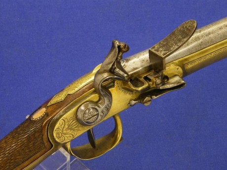 Voy a colocar unas fotos de un arma larga alemana de llave de mecha del siglo XVI. 51