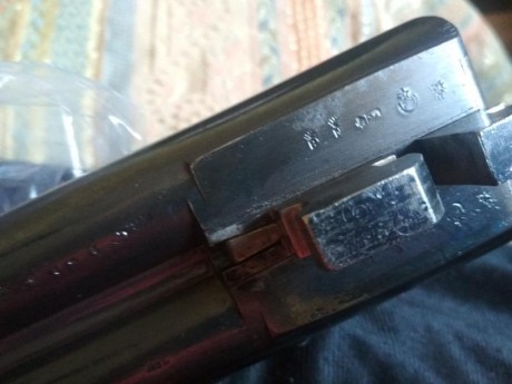 Buenas a todos 
Estoy restaurando una escopeta de la familia. Mi padre la data como de antes de la guerra, 02
