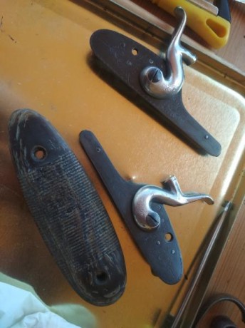 Buenas a todos 
Estoy restaurando una escopeta de la familia. Mi padre la data como de antes de la guerra, 31
