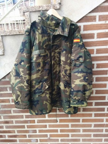  EN PALENCIA 
Ropa de caza
Talla XL 
Tengo también un par de pantalones y un par de cubrebotas y un par 01