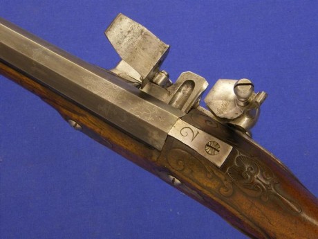 Voy a colocar unas fotos de un arma larga alemana de llave de mecha del siglo XVI. 82