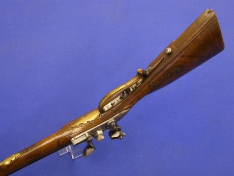 Voy a colocar unas fotos de un arma larga alemana de llave de mecha del siglo XVI. 80