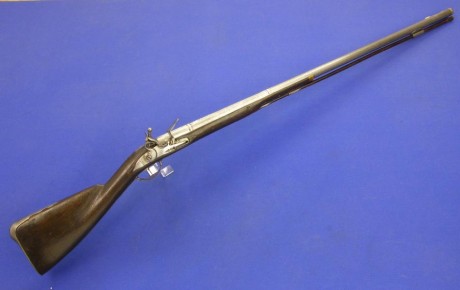 Voy a colocar unas fotos de un arma larga alemana de llave de mecha del siglo XVI. 101
