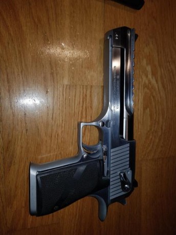 Se vende esta legendaria e impoluta Desert Eagle Mark XIX .44 por intención de irme al extranjero.  El 02