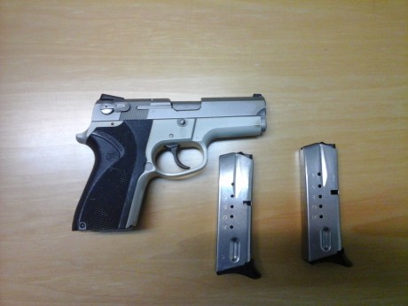 PRECIO 250 EUROS

Vendo S&W 6906. Fabricada en acero. Tiene un cañón de 3.5", calibre 9mm.

El 00