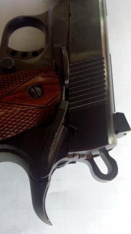 Hola, muy buenas

He tenido un percance con el cañón de mi Norinco 1911 A1 45 acp y os agradeceria que 01