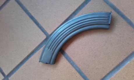 Hola a todos,

Me cambio al calibre 12 y pongo en venta cargadores del rifle MINI-30 que tengo coleccionados 10