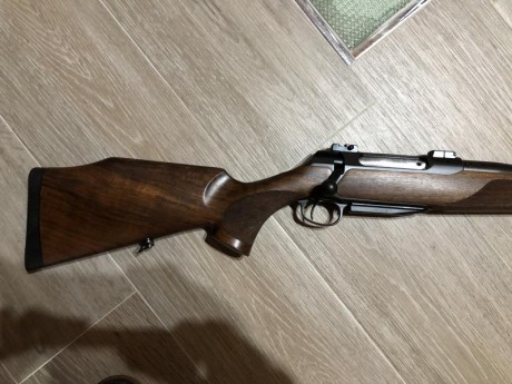 Hola a todos.
Vendo rifle Sauer 202 calibre 8x68S. Muy buen estado por haber tenido poco uso.
Lleva las 12