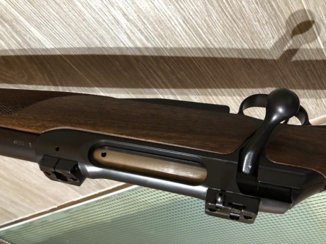 Hola a todos.
Vendo rifle Sauer 202 calibre 8x68S. Muy buen estado por haber tenido poco uso.
Lleva las 11
