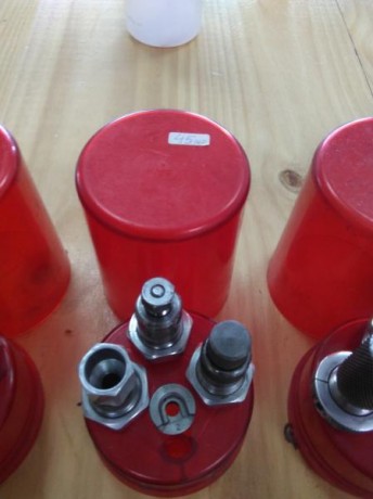 calibres: todos con su shell holder
quedan

444 marlin      LEE                  30€

45/70 governement 10