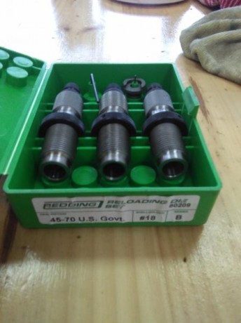 calibres: todos con su shell holder
quedan

444 marlin      LEE                  30€

45/70 governement 20