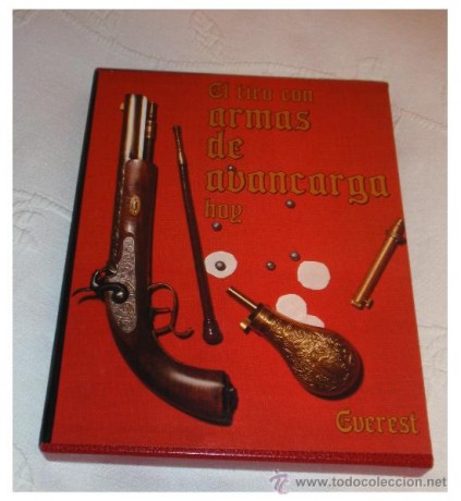 El tiro con armas de avancarga hoy. de Ángel Hernández Merino.  El libro es de tapa dura y tiene un estuche 01