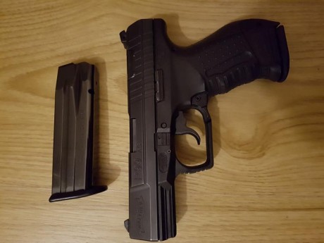 Se vende pistola walter P99 9mm pb con dos cargadores en su maletin original y diversos accesorios. Pvp 02