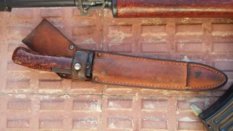 Buenas.
Vendo bayoneta original para el rifle de asalto SAMOPAL SA VZ-58 del Ejército de la antigua República 02