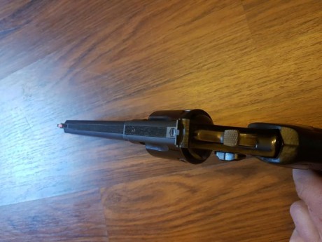 Vendo este revolver  S&W 586 negro azulado de 6" con gran pesar pero necesito el hueco. 
Lo vendo 10