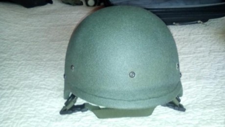 Se vende casco de combate marte kevlar con funda fletac  talla media  esta como veis nuevo  por si alguien 00