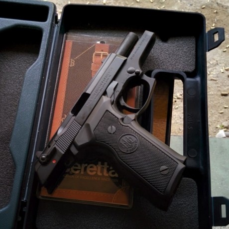 Vendo Beretta 8000 cougar. calibre 9
Maletín y dos cargadores.

En perfecto estado. 200 euros

En Madrid.
Tlf. 02