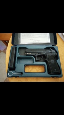 Vendo Beretta 8000 cougar. calibre 9
Maletín y dos cargadores.

En perfecto estado. 200 euros

En Madrid.
Tlf. 00