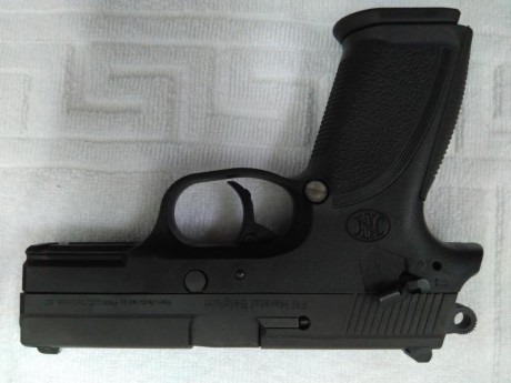 350 euros.
 IMG_20180410_172423_266.jpg 
 IMG_20180410_172639_939.jpg 
Pistola "Fabrique Nationale 01
