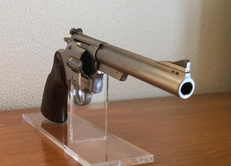 Vendo REVOLVER INOX 6" marca ASTRA calibre 44 REMINGTON MAGNUM. Salido de armeria, pocos tiros,joya 01