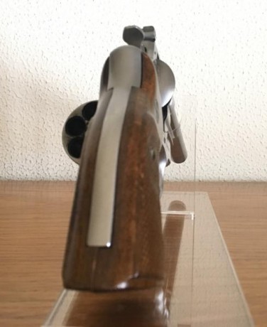 Vendo REVOLVER INOX 6" marca ASTRA calibre 44 REMINGTON MAGNUM. Salido de armeria, pocos tiros,joya 00