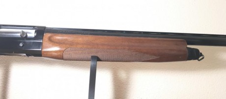 Vendo escopeta  BENELLI SUPER 90  con barichoque interior y boquillas , 2 3/4 y 3 MAG.
 Estado impecable.
 00