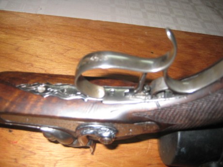 Hola, pistola de Paolo Bondini, mod, ROCHATTE A PARIS, calibre 45, excelende empuñe y precisión
Un saludo 20