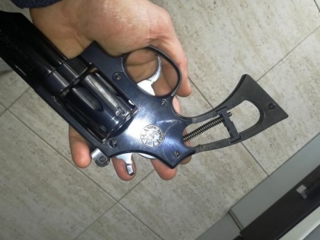 Buenos días compañeros os remito este mensaje para ver si me podéis ayudar.
Acabo de comprar unas cachas 00
