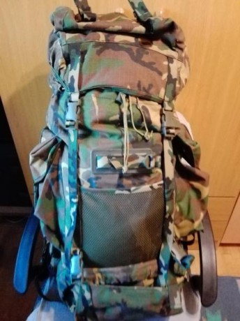 Vendo esta mochila Altus. 
Está nueva. 
No ha pisado el campo nunca. 
Espalda regulable. Sistema torso 02