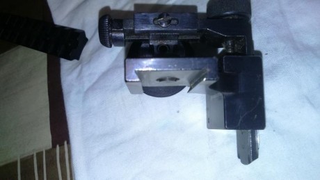 Hola a todos.  Ante mi ignorancia en el tema me encuentro con que tengo claramente un rifle con base delantera 00