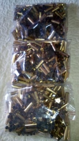 Hola vendo 600 vainas del 38 de un tiro regalo 100 mas 40 euros y vendo 800 vainas del 9 con uno y  dos 02