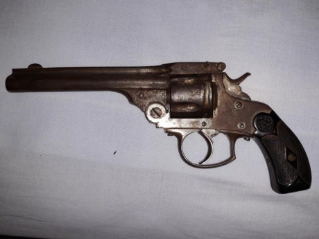 Hola, muy buenas a todos, tengo un revolver antiguo y no identificó ni marca ni fabricante. Es muy parecido 30