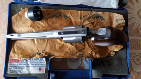 Hola a todos.
Vendo revolver Smith & Wesson 686 del Performance Center, con 6 pulgadas de cañón, en 02