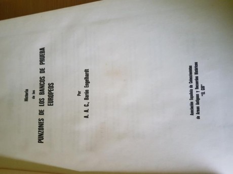 Libro de los punzones  bancos de prueba europeos en perfecto estado

Precio 150 eur +envio 02
