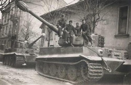 en reto 2ª GM, he empezado a hablar de las versiones de este emblematico carro aleman...darme unos dias 50