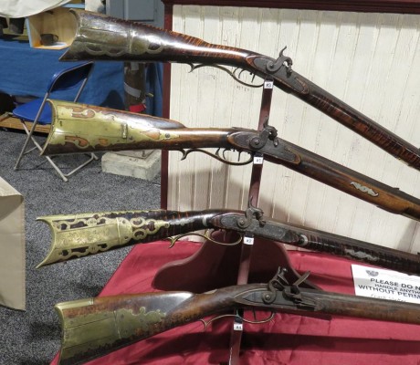 Abro este tema para cambiar opiniones sobre estos dos estilos de rifles.

Cual de los dos preferís y por 11