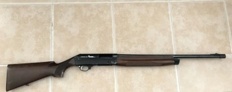 Se vende beneli Superlegera calibre 12 con polichoque, funda de transporte. Si se recoge aquí tb municion. 02