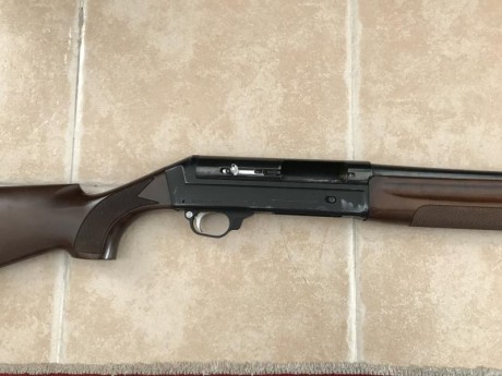 Se vende beneli Superlegera calibre 12 con polichoque, funda de transporte. Si se recoge aquí tb municion. 01