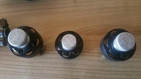 Vendo tres Speedloaders para revolveres de seis cartuchos y armazón grande, de la prestigiosa marca HKS 00