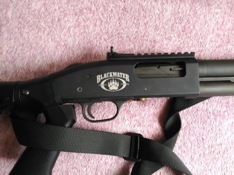 Pues eso, vendo una estupenda escopeta de corredera, poco decir en cuanto al modelo, cañón pesado, raíles 31