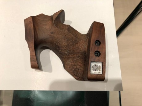 VENDIDA - GRACIAS A TODOS Y AL COMPRADOR

Vendo cacha para diestro tamaño S Steyr LP 50

Esta en Valencia

Precio 01