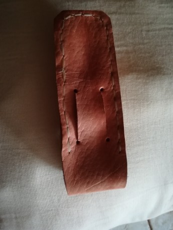 busco funda de navaja:
Largo 12 cm
Ancho 4 cm
 :homer: 22
