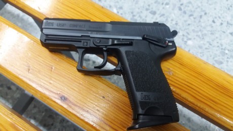 SE VENDE PISTOLA HK USP COMPACT 9 PB COMO NUEVA,CON MALETÍN, KIT DE LIMPIEZA,DOS CARGADORES,Y FUNDA ANTIHURTO 70
