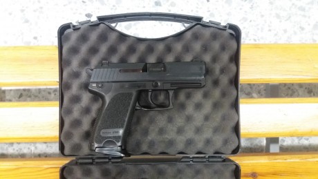 SE VENDE PISTOLA HK USP COMPACT 9 PB COMO NUEVA,CON MALETÍN, KIT DE LIMPIEZA,DOS CARGADORES,Y FUNDA ANTIHURTO 80